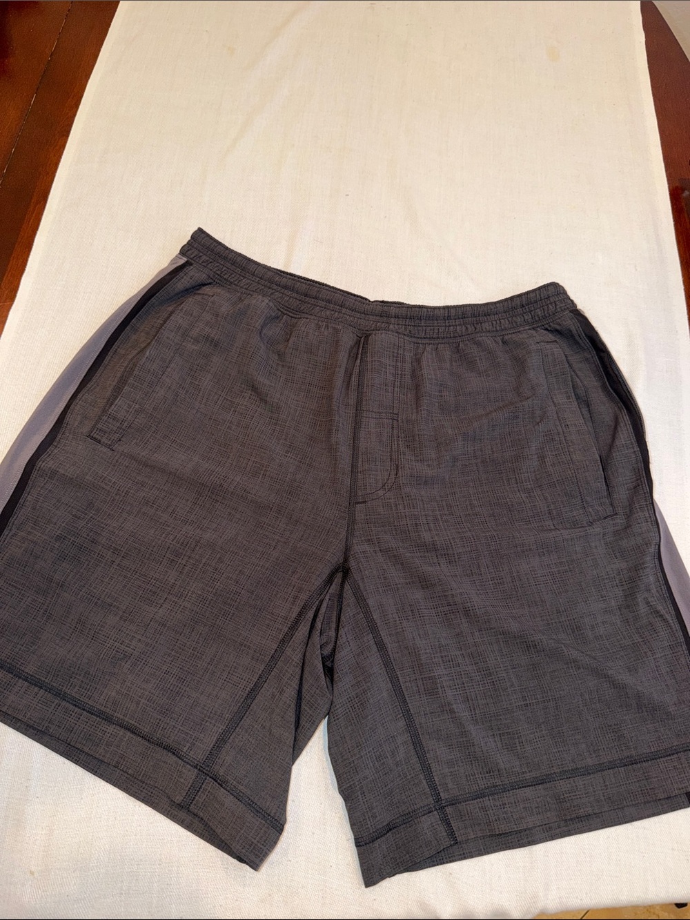 Lululemon Pace Breaker Men's 9" Lined Shorts Black /Gray SZ XL